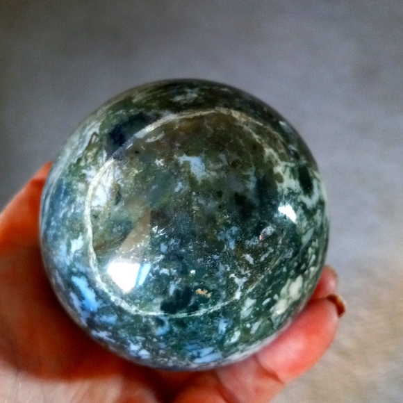 Beautiful Moss Agate Crystal Sphere. - Picture 5 of 9